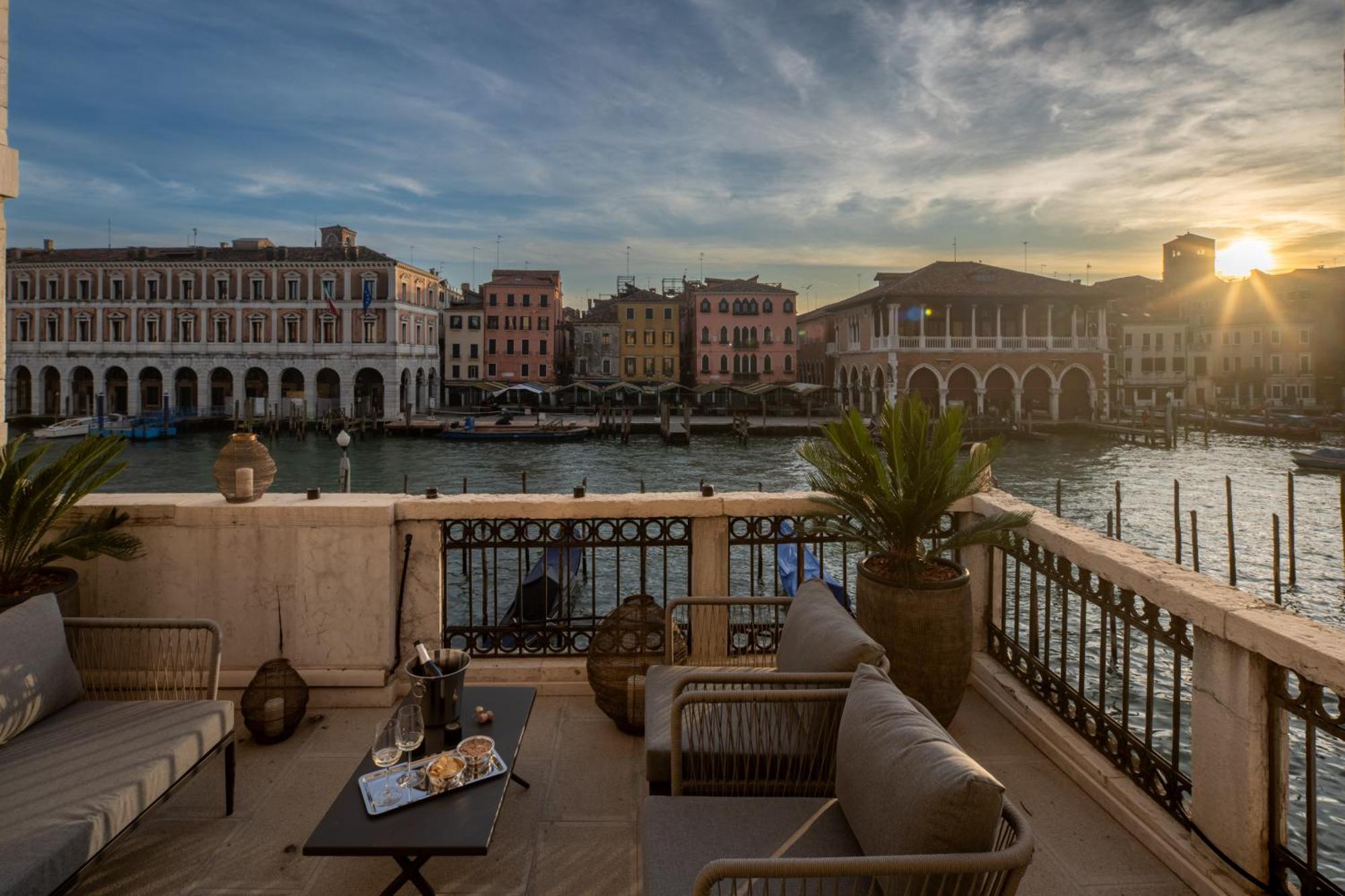 Grand Canal Luxury Apartment With Terrace R&R Венеция Экстерьер фото